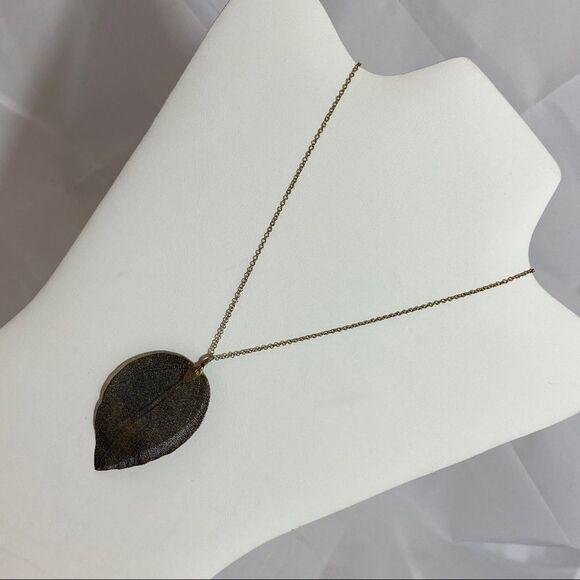Gold Embellished Leaf Necklace - Picture 4 of 8